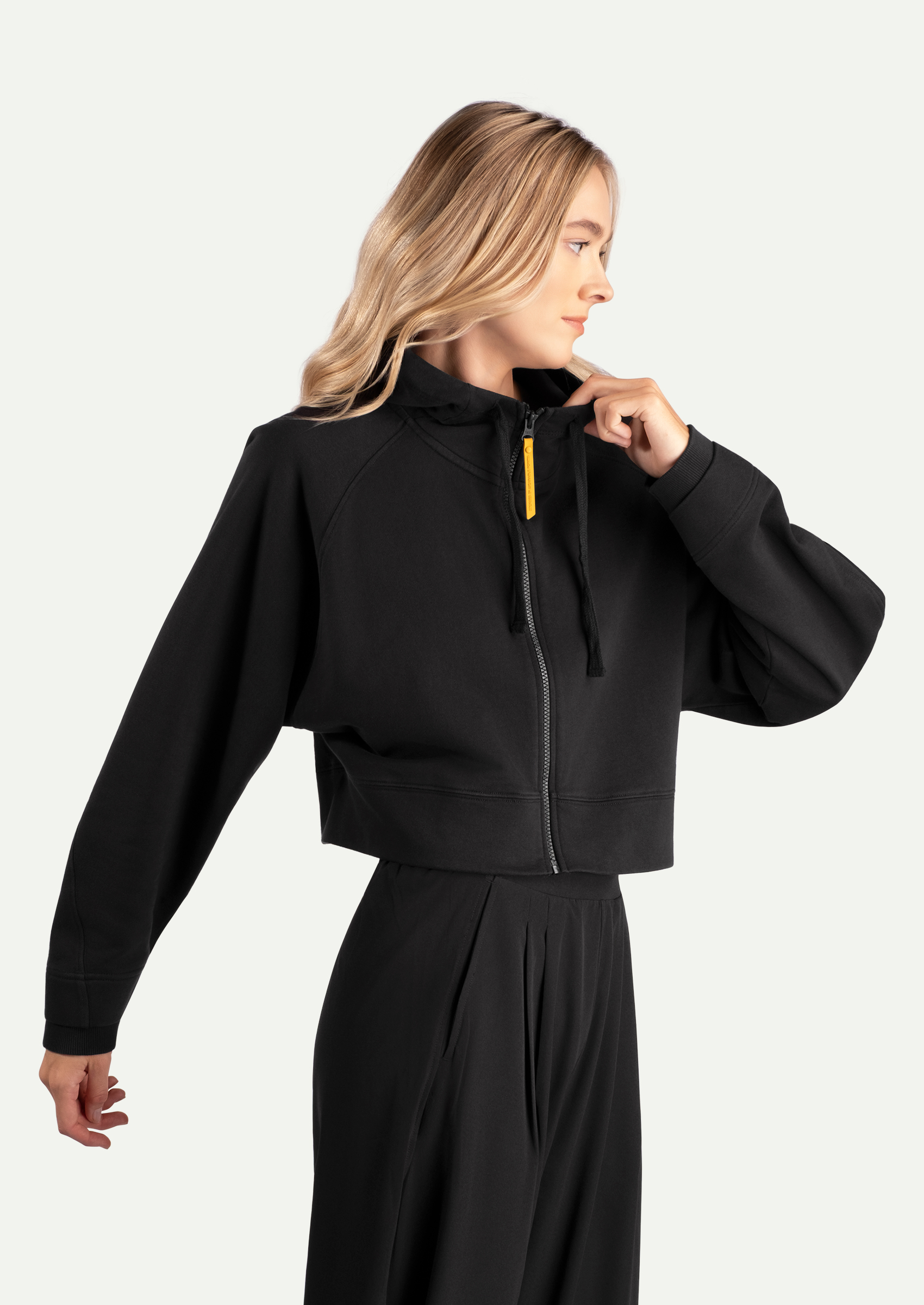 Black Women Zippered Hoodie | KAFT (Pluren - Tar)